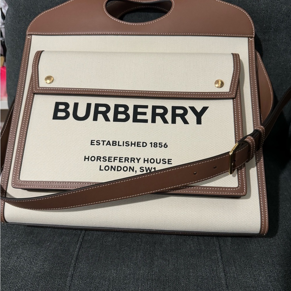 Brand New Burberry Canvas & Leather Tote Bag - Picture 4 of 9